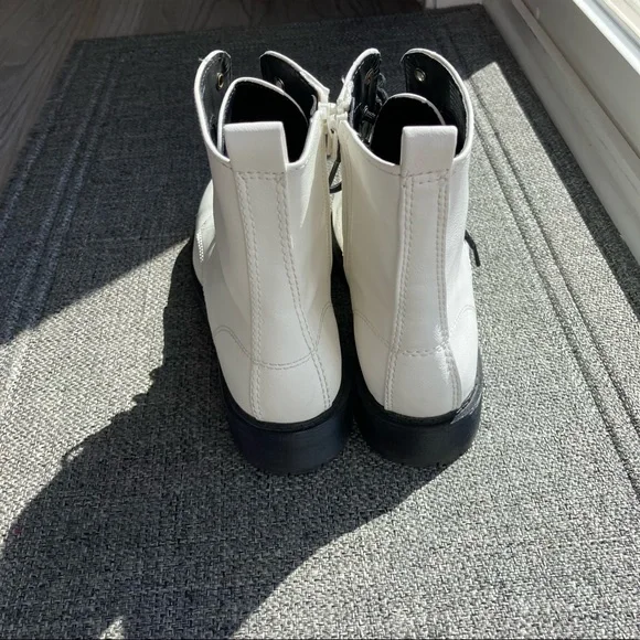 White lace up combat hiking boots - ankle bootie - Picture 3 of 3